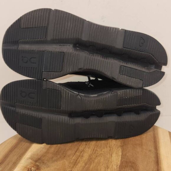 On Cloudnova Women's Sneakers All Black Size 10 - Picture 8 of 11